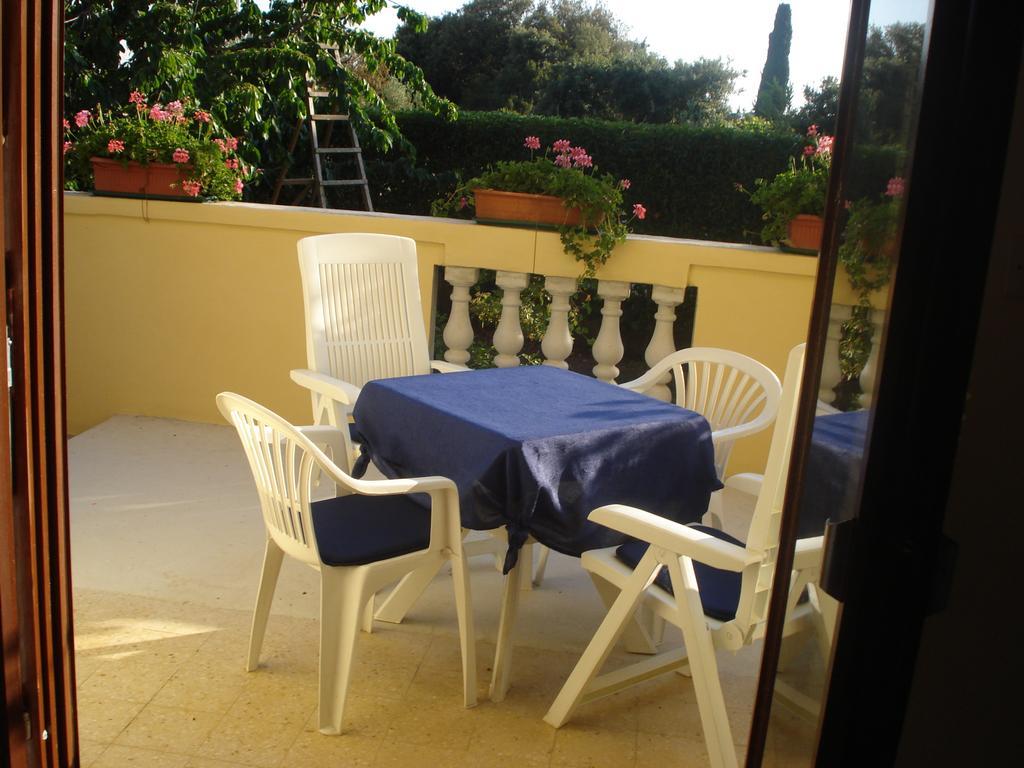 Apartments Xenia Petrcane Bilik gambar